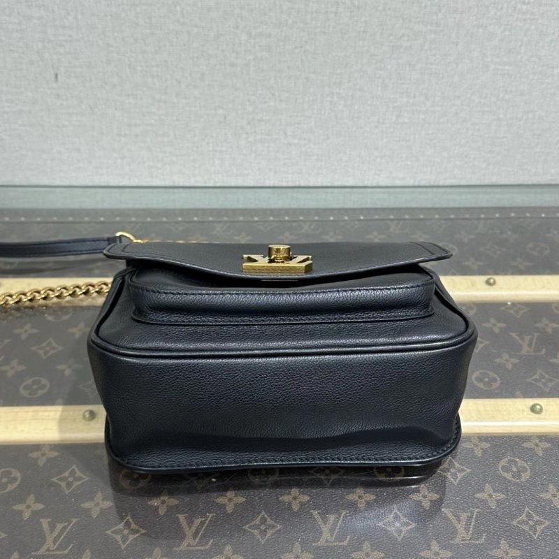 LV Lockme黑金肩背斜背郵差包 22*16*12 98新配件塵袋-3