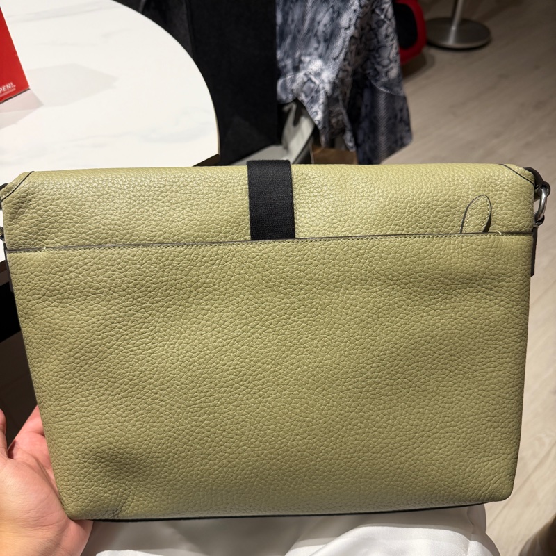 coach信差包 牛油果綠-6