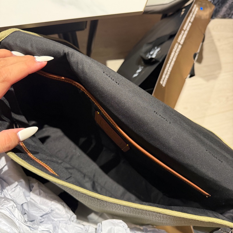 coach信差包 牛油果綠-8