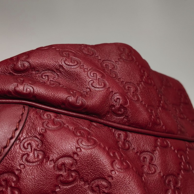 Gucci 牛皮純色雙G老花壓紋手提包-18