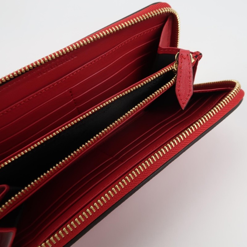 Burberry牛皮純色字母Logo拉鍊錢包-5