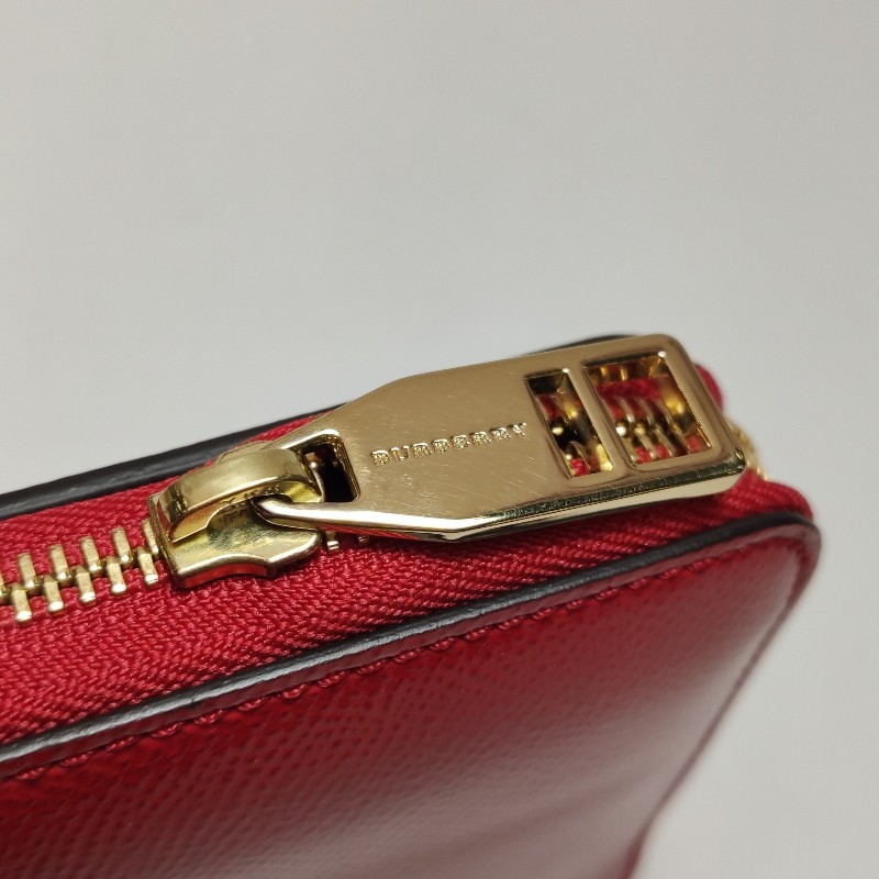 Burberry牛皮純色字母Logo拉鍊錢包-9