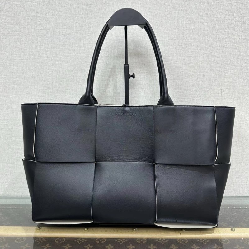 BV ARCO六格黑白格編織托特包 36*22*12 99新-5