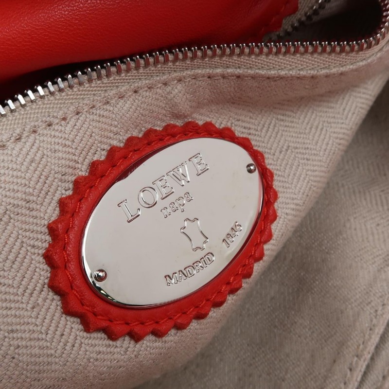 Loewe Flamenco中號羊皮純色壓紋Logo繩結設計斜挎包單肩包-7