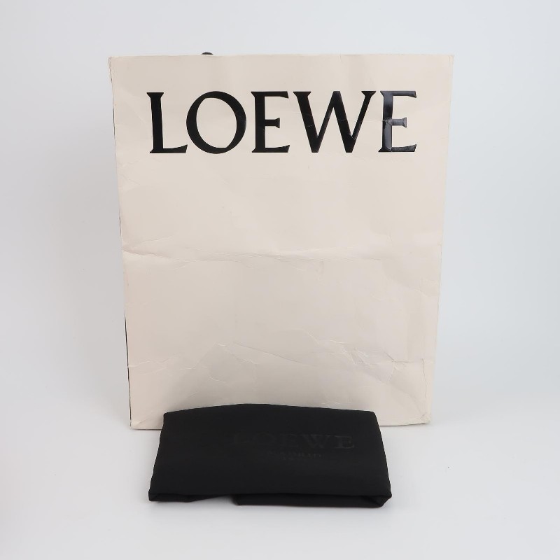Loewe Flamenco中號羊皮純色壓紋Logo繩結設計斜挎包單肩包-8