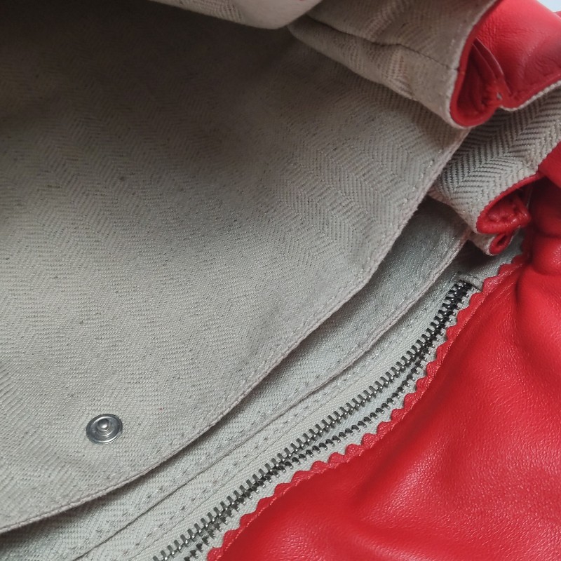 Loewe Flamenco中號羊皮純色壓紋Logo繩結設計斜挎包單肩包-9