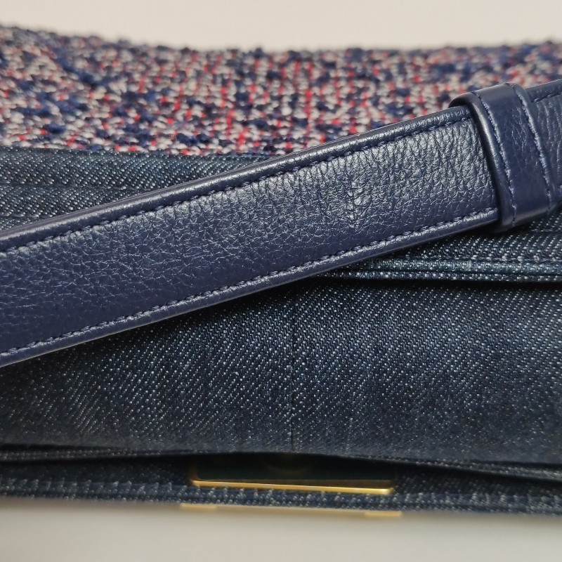 Chanel Leboy 季節限定款中號牛皮牛仔布拼色方形雙C鎖釦單肩包-10