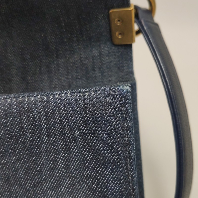 Chanel Leboy 季節限定款中號牛皮牛仔布拼色方形雙C鎖釦單肩包-16