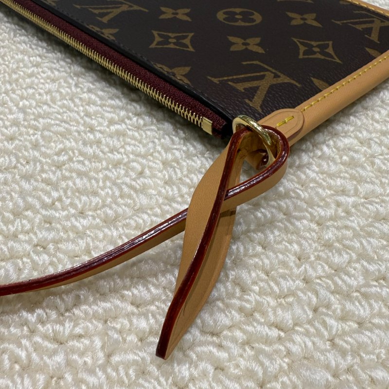 Louis Vuitton - CarryAll PM 肩背包-21