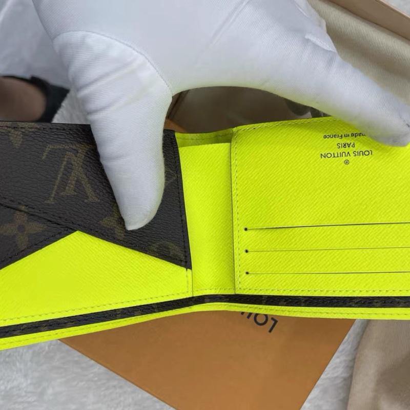 Louis Vuitton • 螢光綠拼經典老花短夾 芯片款 閒置未使用品全配✔️-4