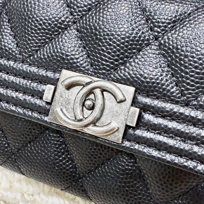 CHANEL - 黑色荔枝皮銀釦boy下蓋單層卡包-4