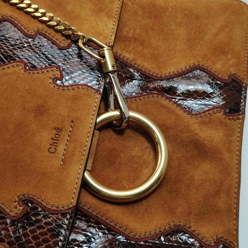 Chloe Faye蛇皮翻毛皮拼色鏈條扣飾斜挎包-10