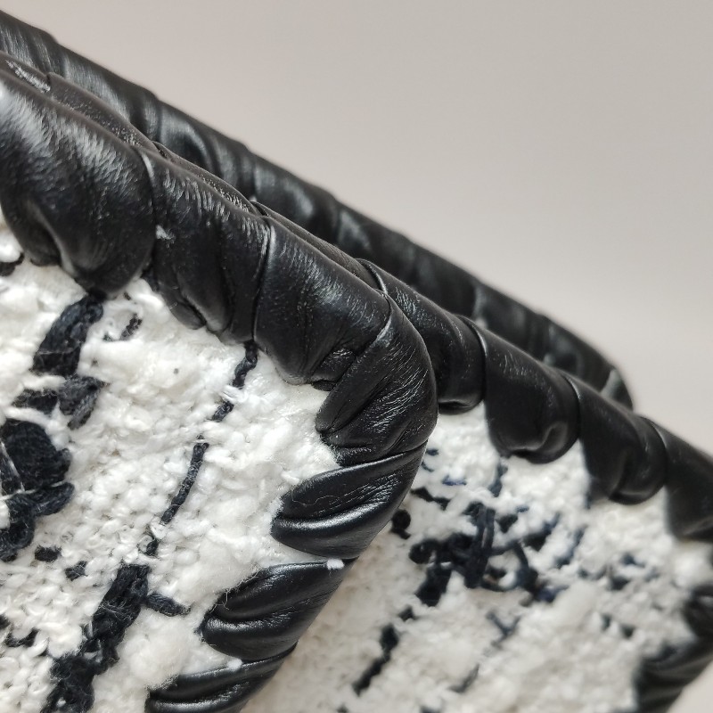 Chanel 牛皮毛呢字母雙C鏈條斜挎單肩包晶片款-12