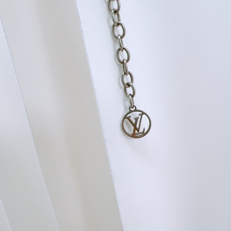 Lv essential v 銀色手鏈-7