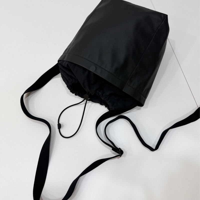 Bottega Veneta BV 黑色 水桶包 肩背包 側背包 斜背包-3