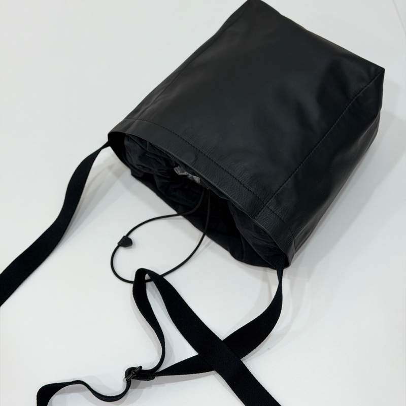 Bottega Veneta BV 黑色 水桶包 肩背包 側背包 斜背包-8