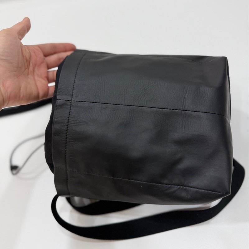 Bottega Veneta BV 黑色 水桶包 肩背包 側背包 斜背包-12