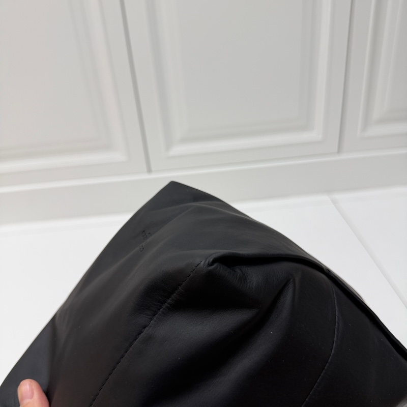 Bottega Veneta BV 黑色 水桶包 肩背包 側背包 斜背包-15