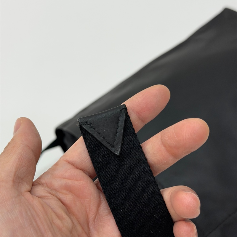 Bottega Veneta BV 黑色 水桶包 肩背包 側背包 斜背包-24