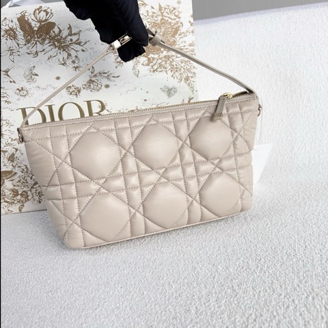 Dior • 騰格紋 奶茶色金釦牛皮飯盒包 中號