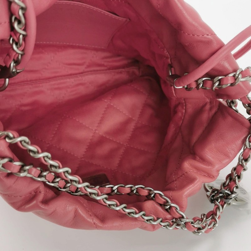 Chanel 22Bag迷你油蠟皮鏈條字母Logo金幣吊墜斜挎單肩包-6