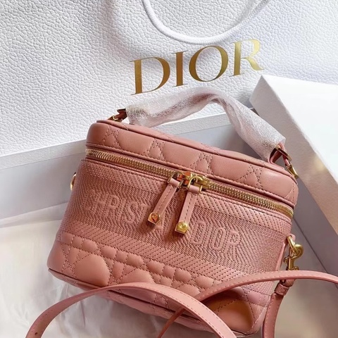 Dior  • Travel Vanity 粉色金釦羊皮化妝盒子包 小號