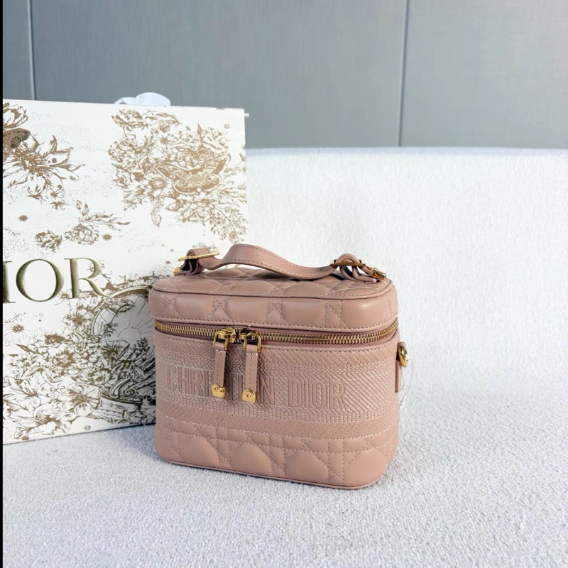 Dior  • Travel Vanity 粉色金釦羊皮化妝盒子包 小號-6