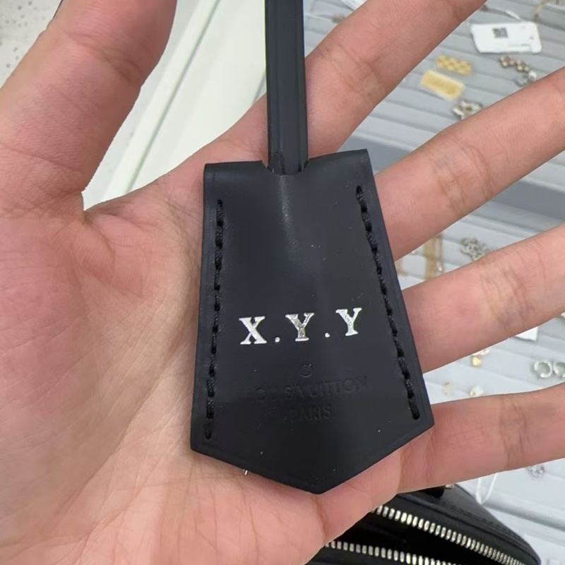 Louis Vuitton • Alma Bb 水波紋黑色 帶膜-7