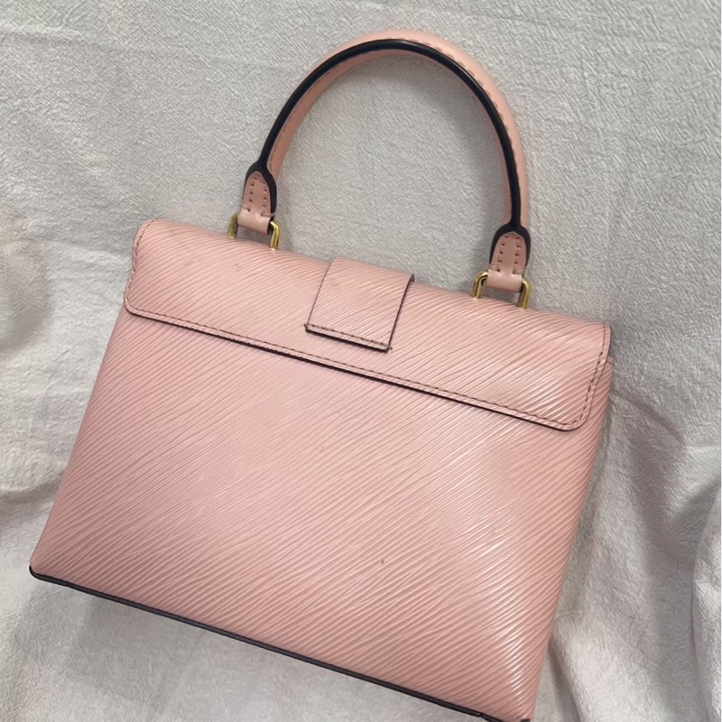 路易威登(Louis Vuitton)Locky BB 玫瑰粉色Epi皮革手提包-11