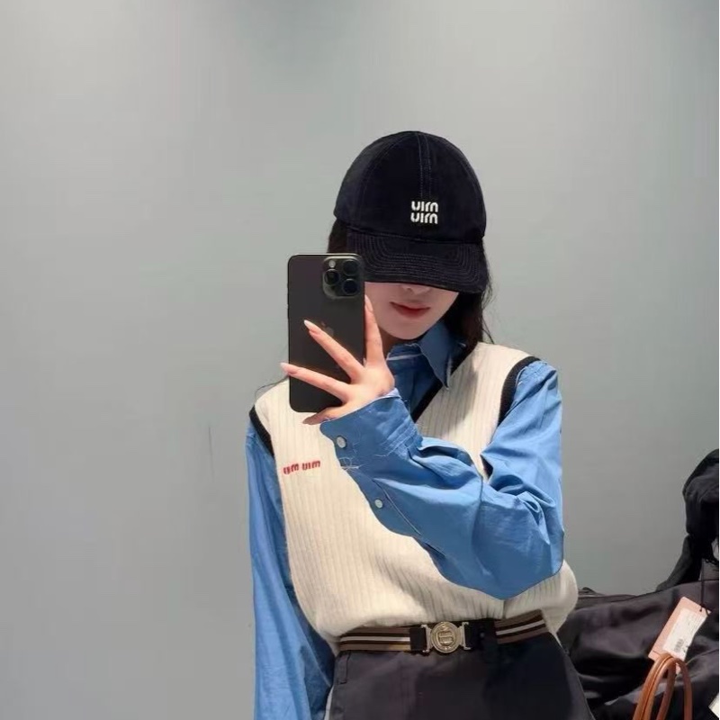 MIUMIU秋天絲絨捧球帽 黑色 S L-3