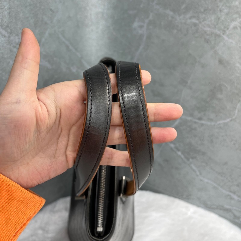 LV  銀灰色薇薇安手提包托特包-7