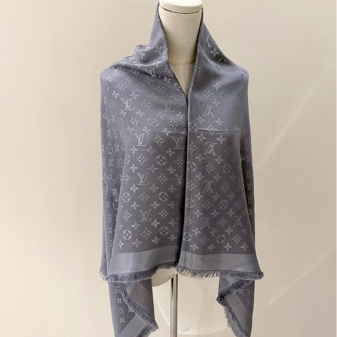 LV 灰色經典老花Logo披肩圍巾