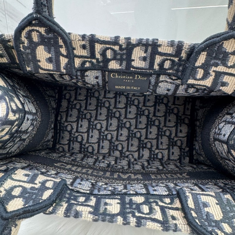 Dior迪奧 BOOK TOTE藍色動物園刺繡中號托特包-6