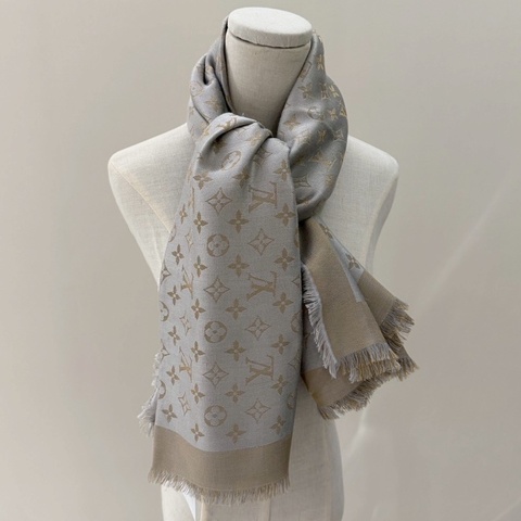 LV 米金色經典老花Logo披肩圍巾