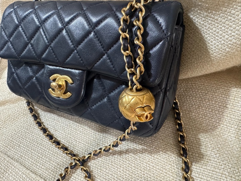 小巴黎二手名牌真品chanel mini coco 金球 狀況好 ㄧ包難求 午夜藍-2