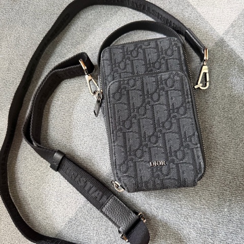 Dior經典黑緹花手機包