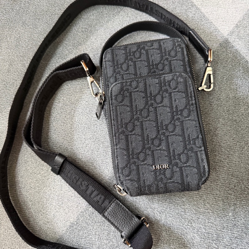 Dior經典黑緹花手機包-0