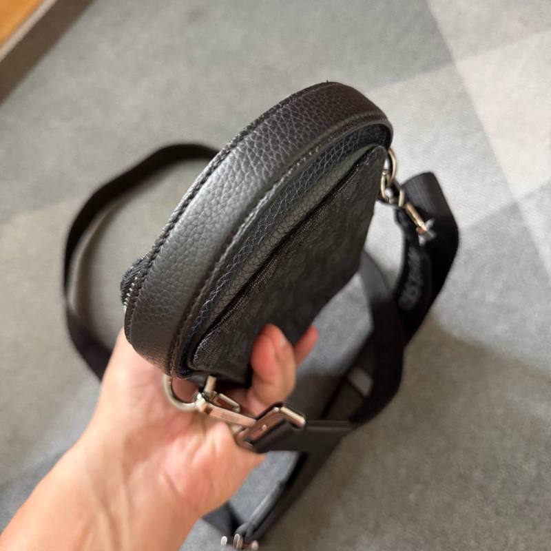 Dior經典黑緹花手機包-7