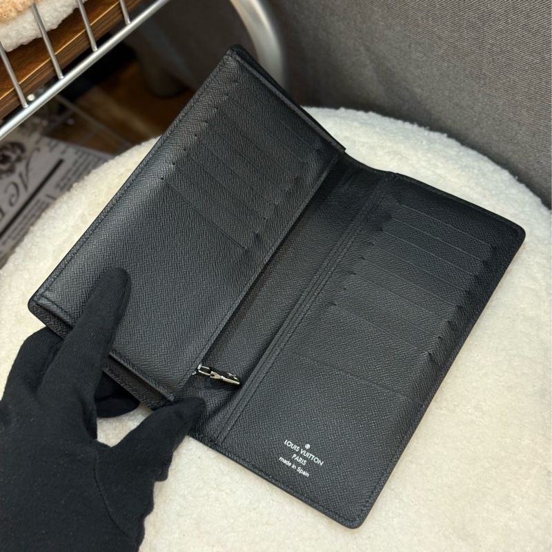 (稀有釋出⚡️)Lv 2018限量秀款黑銀老花系列長夾-12