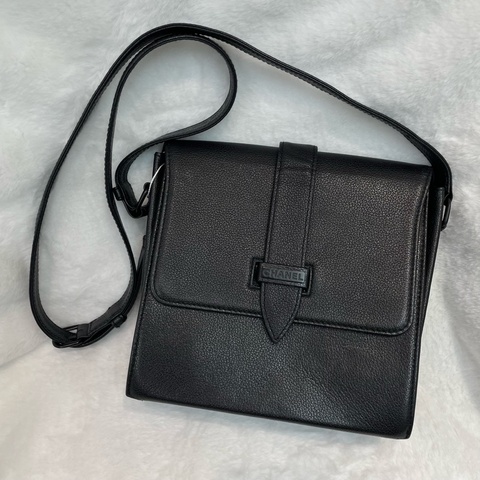 Chanel So Black 斜揹袋 XB340