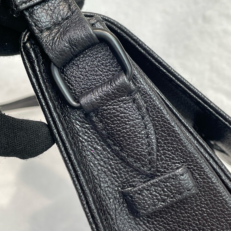 Chanel So Black 斜揹袋 XB340-20