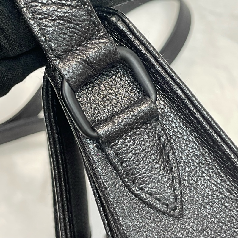 Chanel So Black 斜揹袋 XB340-21