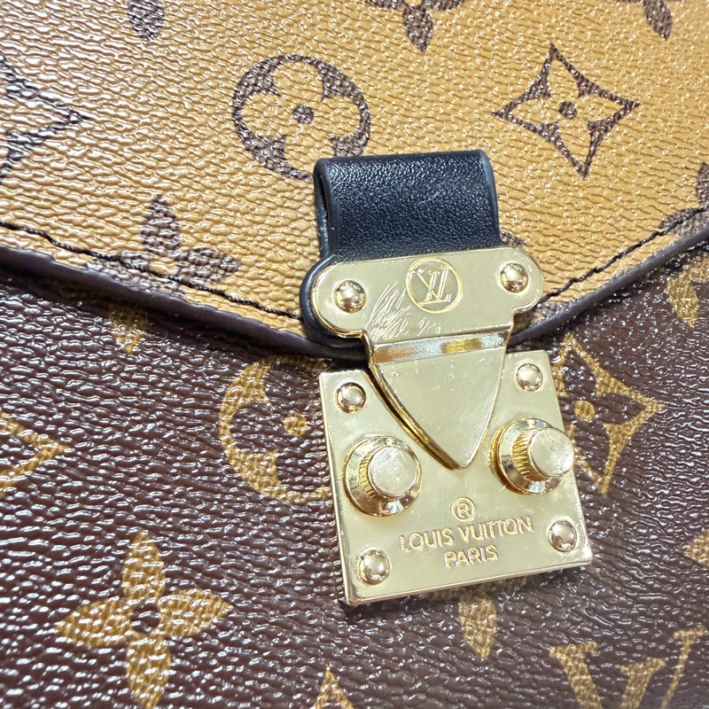 LV雙色郵差包-29