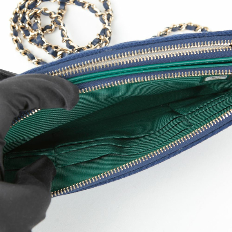 CHANEL A82527 雙拉鍊 WOC 肩斜背包-8