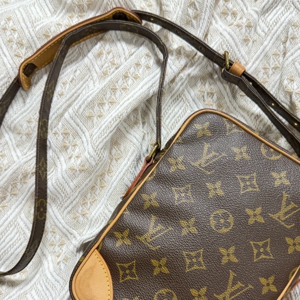 LV經典老花雙層相機包-10