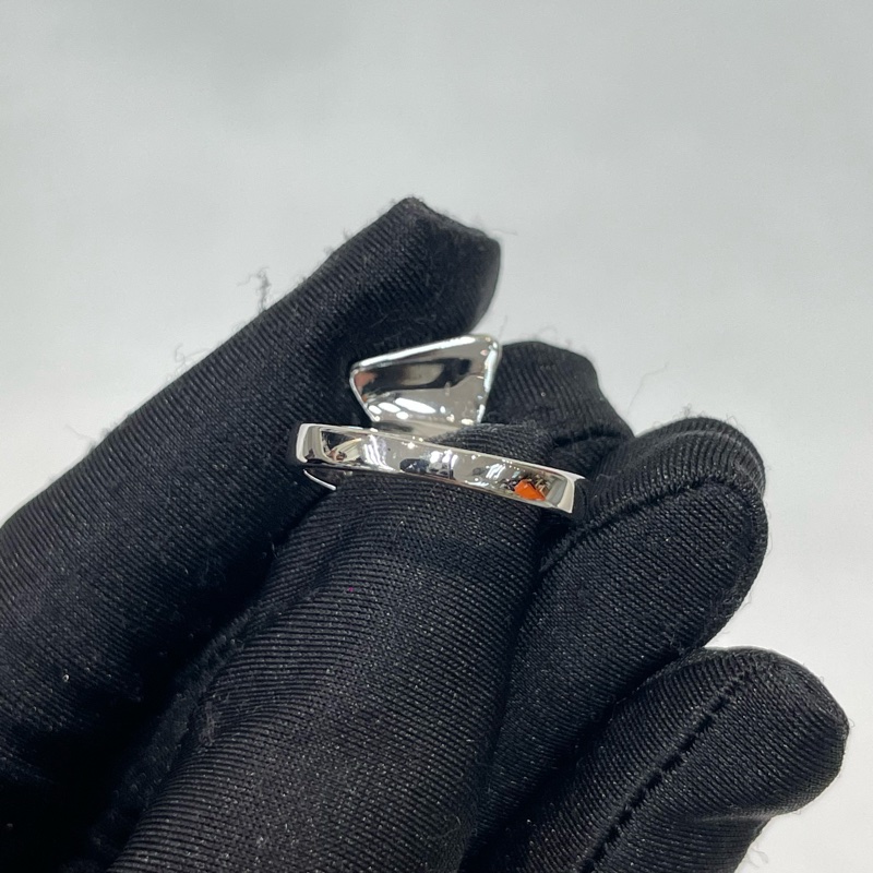 Swarovski 三角形水晶戒指 X995-3