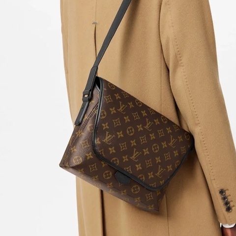 🈶購證超低價🥳Lv經典Magnetic老花郵差包斜挎包