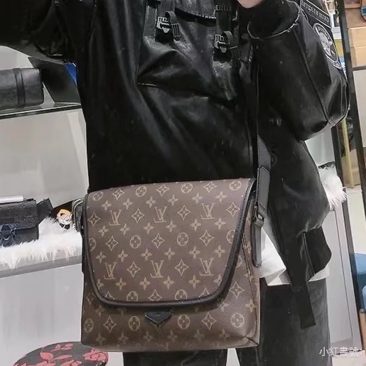 🈶購證超低價🥳Lv經典Magnetic老花郵差包斜挎包-2