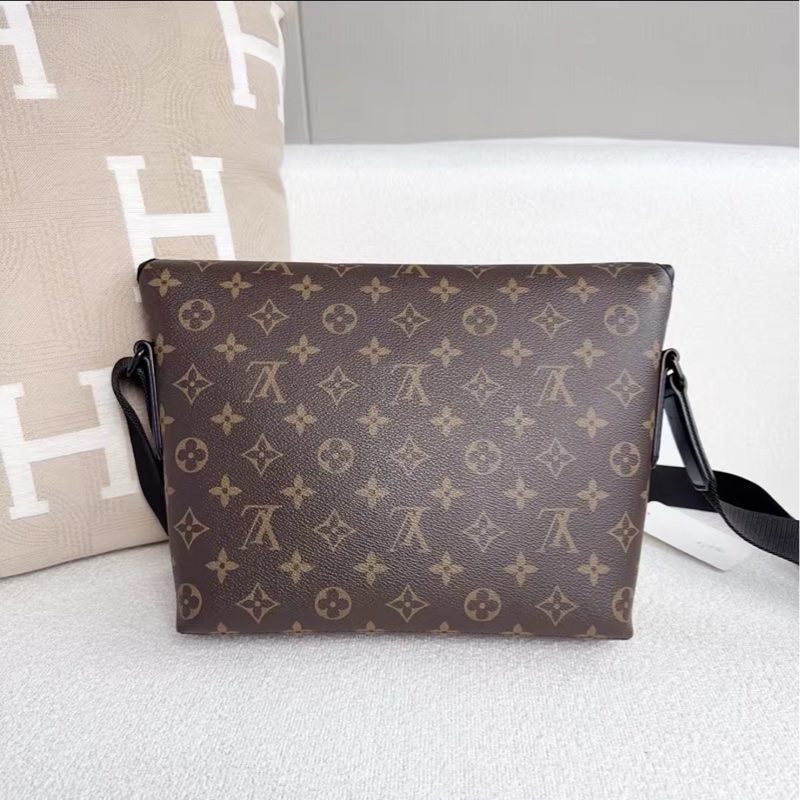 🈶購證超低價🥳Lv經典Magnetic老花郵差包斜挎包-8