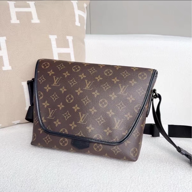 🈶購證超低價🥳Lv經典Magnetic老花郵差包斜挎包-10